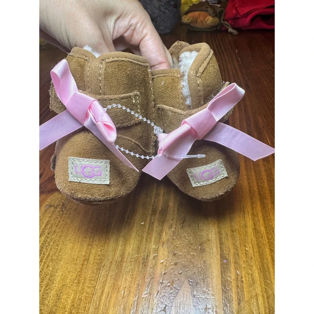 UGG Jesse Bow II Baby Boots Chestnut Suede Pink Bow Infant Size 4/5 1018403I